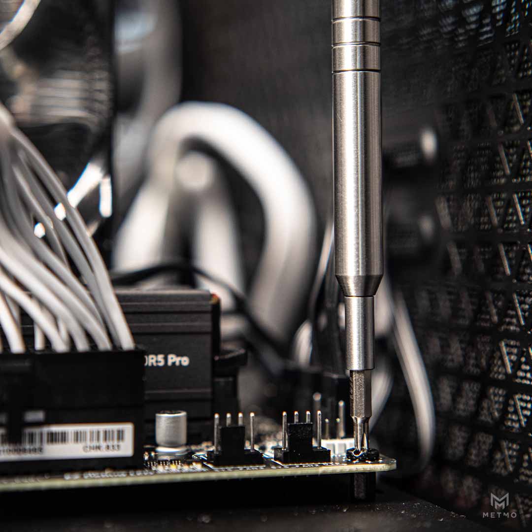 MetMo Multi Drive demonstrating its slimline profile in a tight space