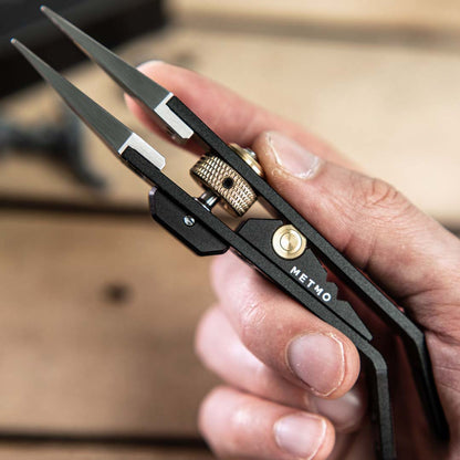 MetMo Black Precision Grip