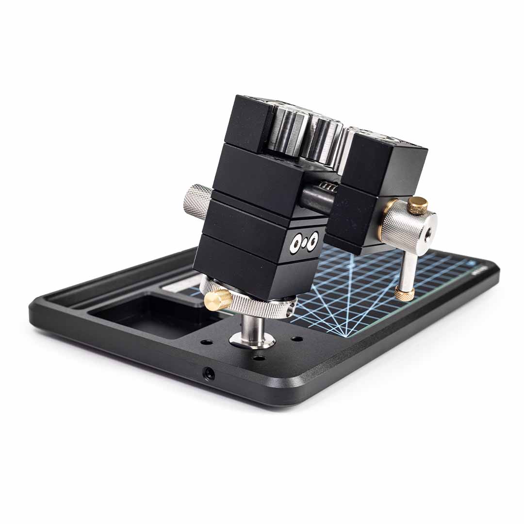 ball mount for fractal vise plugged into the workstation, with vice attached 