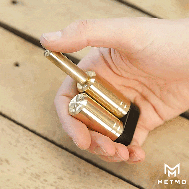 Animation of MetMo dual brass piston in action using thumb to push alternating pistons