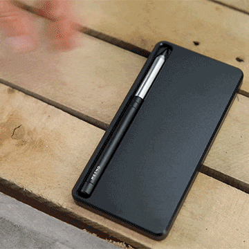 Animation of a person placing some bit attachments into the MetMo Multi Drive Metal Case.