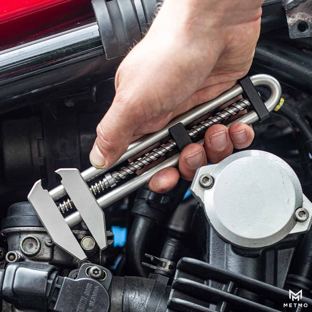 MetMo Grip being used on a motorbike 