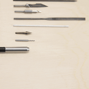 Animation of the MetMo Multi Drive collet system securing a number of different tool attachments.