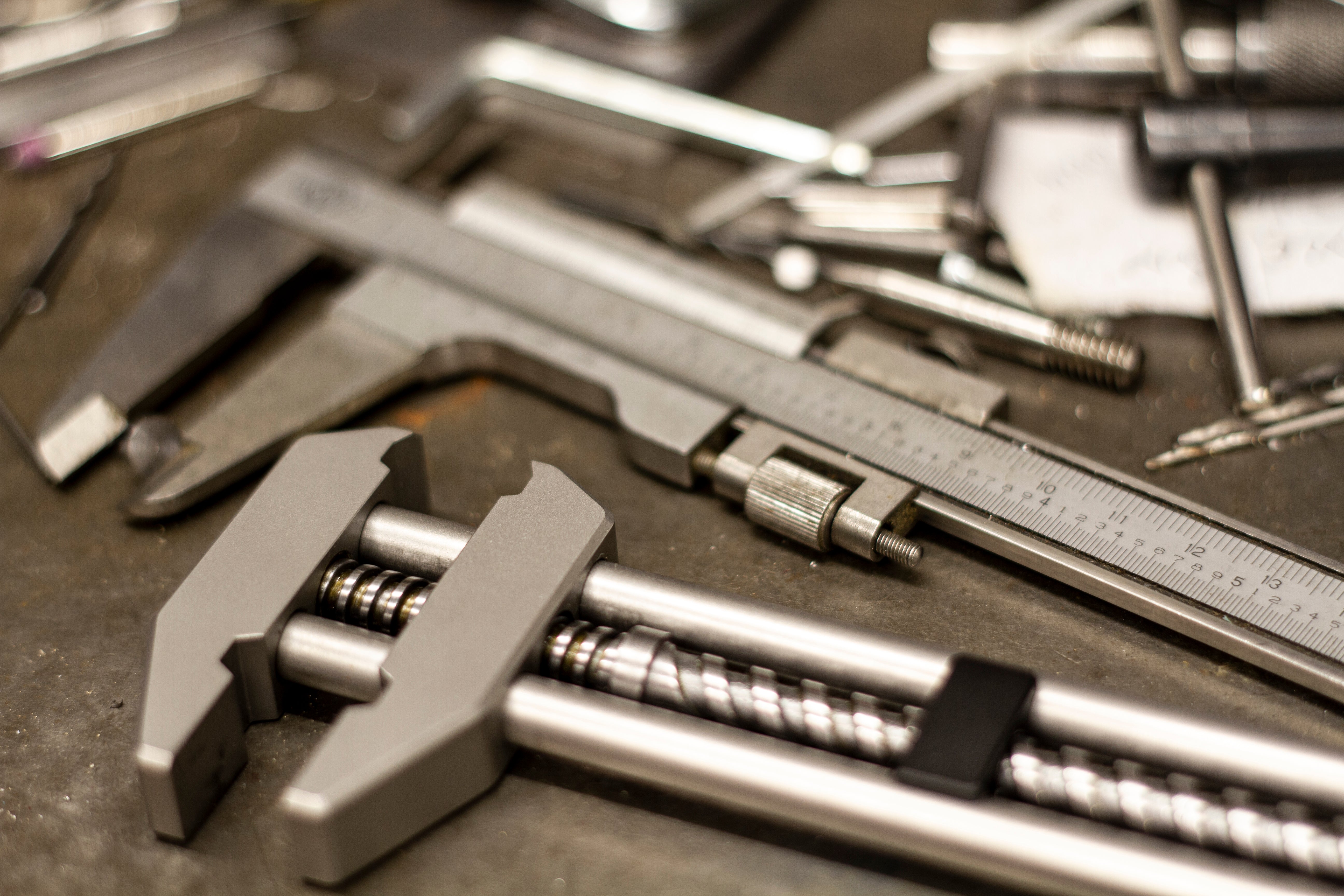 MetMo Grip in a work bench with other tools