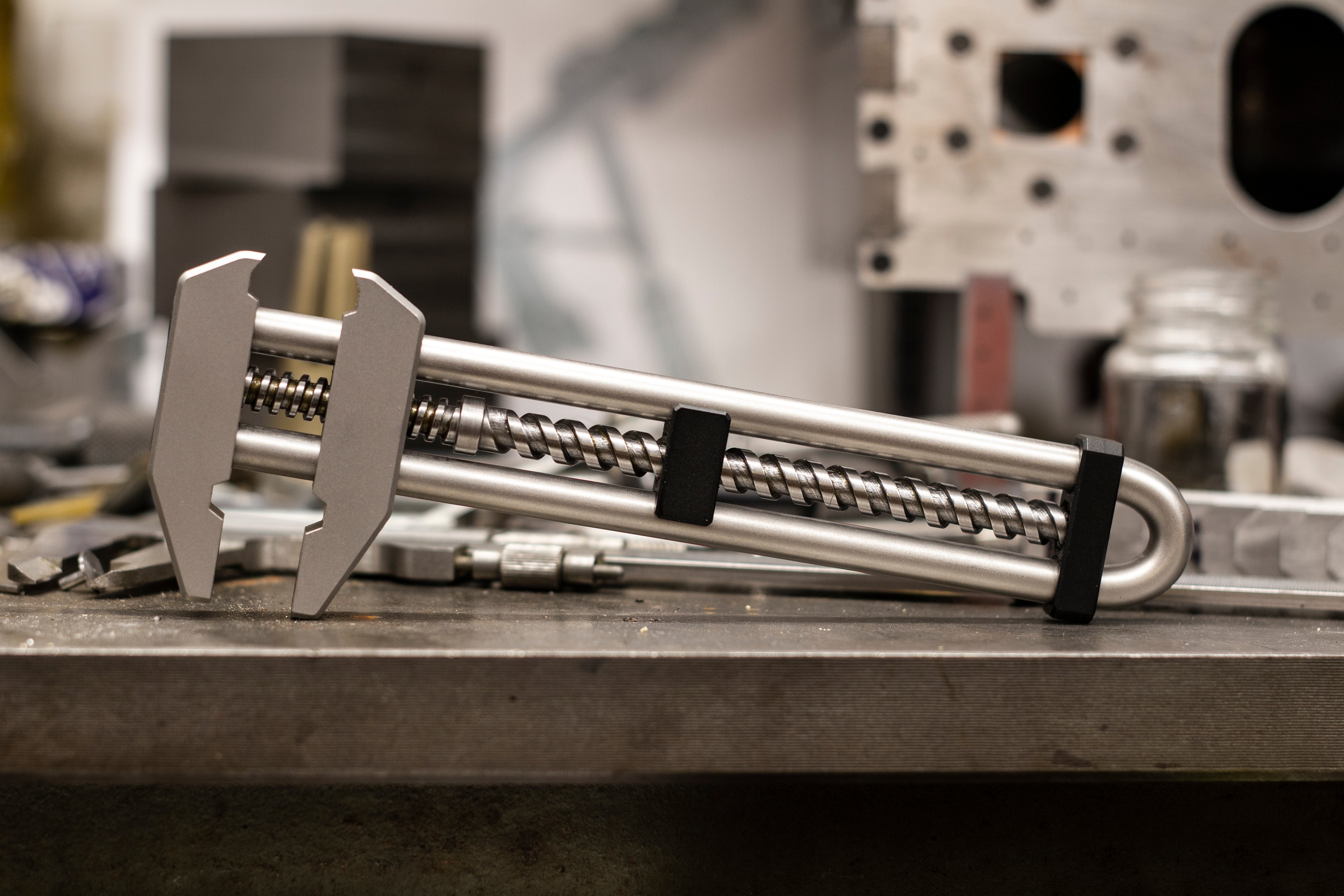 MetMo Grip close-up showing its adjustable clamping mechanism.