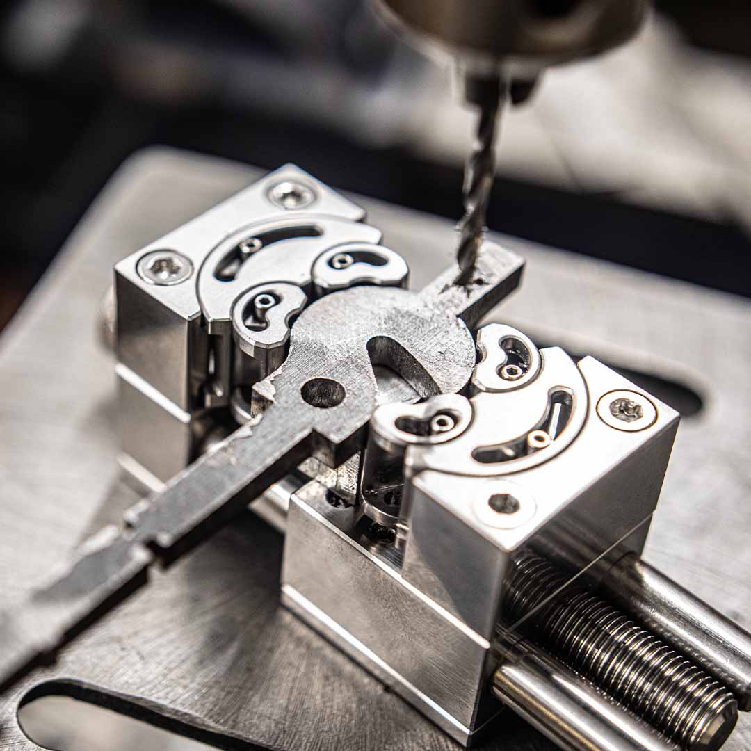 Tool - MetMo Stainless Steel Fractal Vise 82