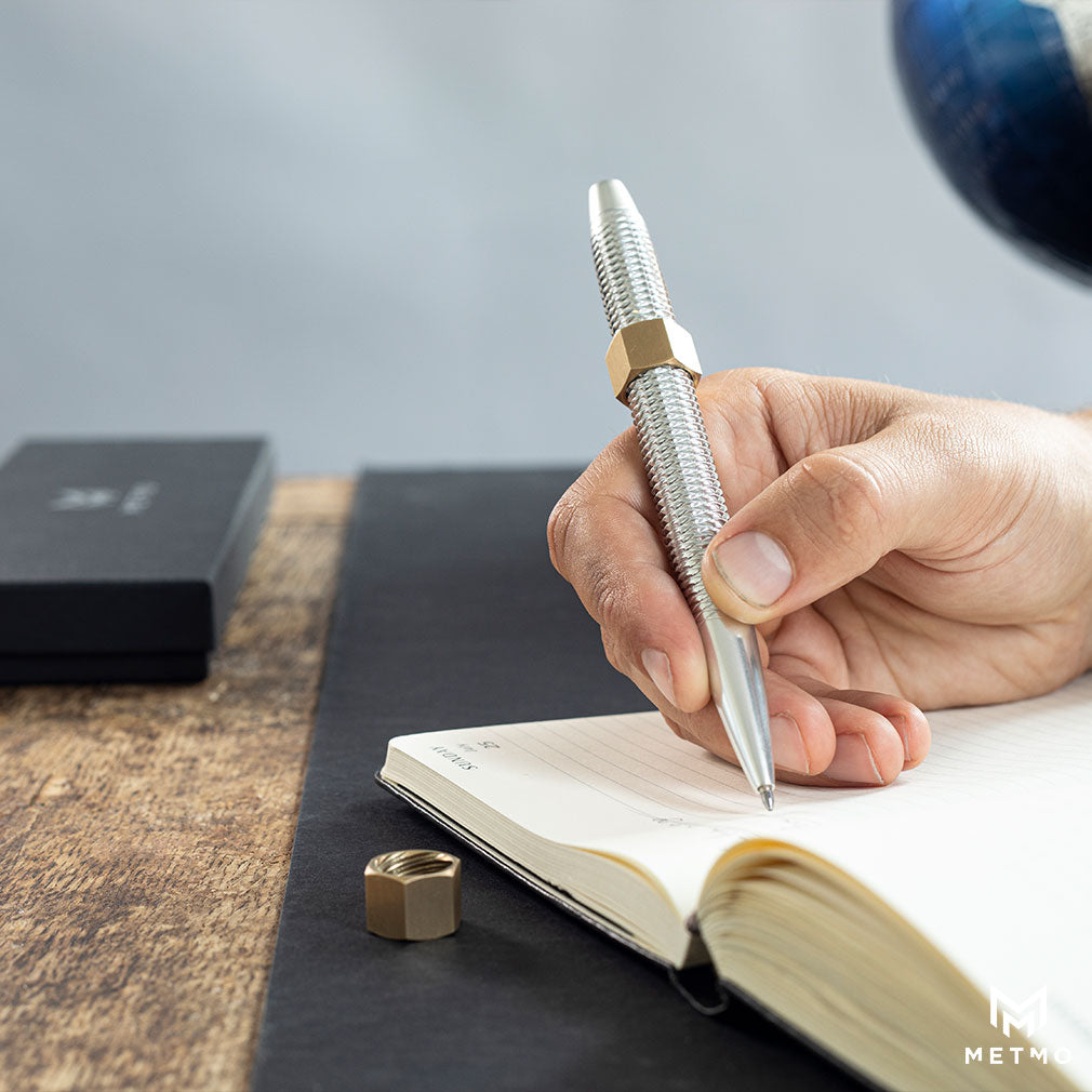 Writing notes with the MetMo pen 