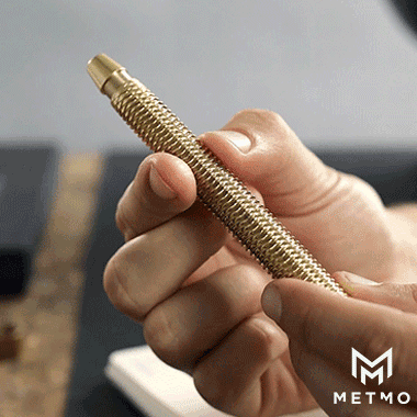 Fiddling with the metmo Brass pen.