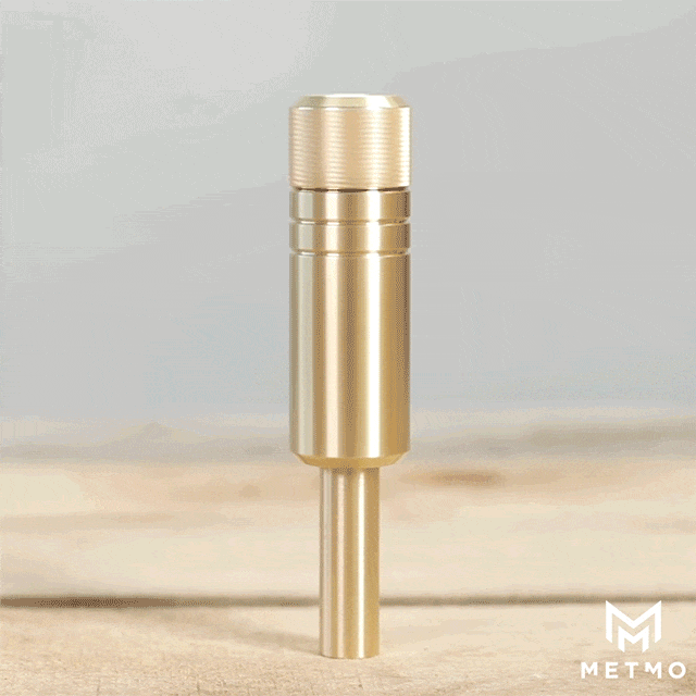 MetMo Piston fidget spinning and dropping 