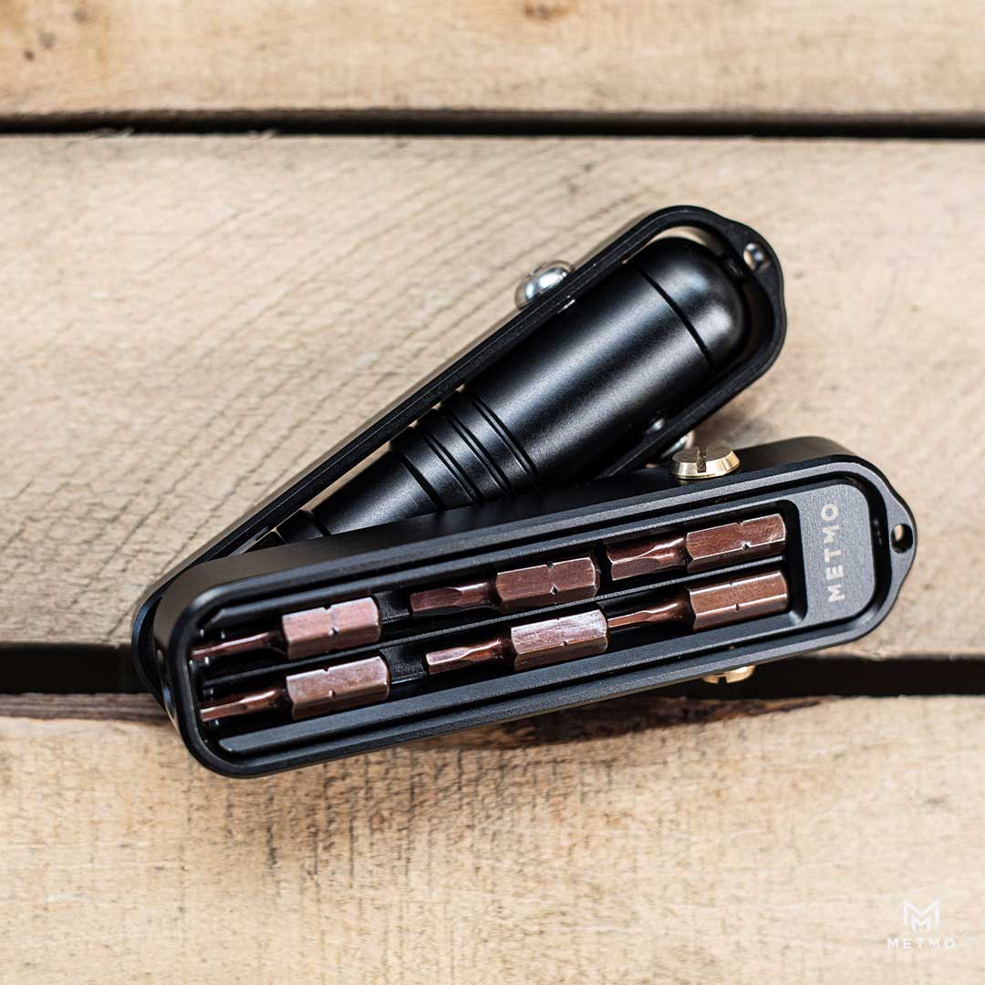 MetMo Pocket Driver and Magnetic Bit Kit connected.