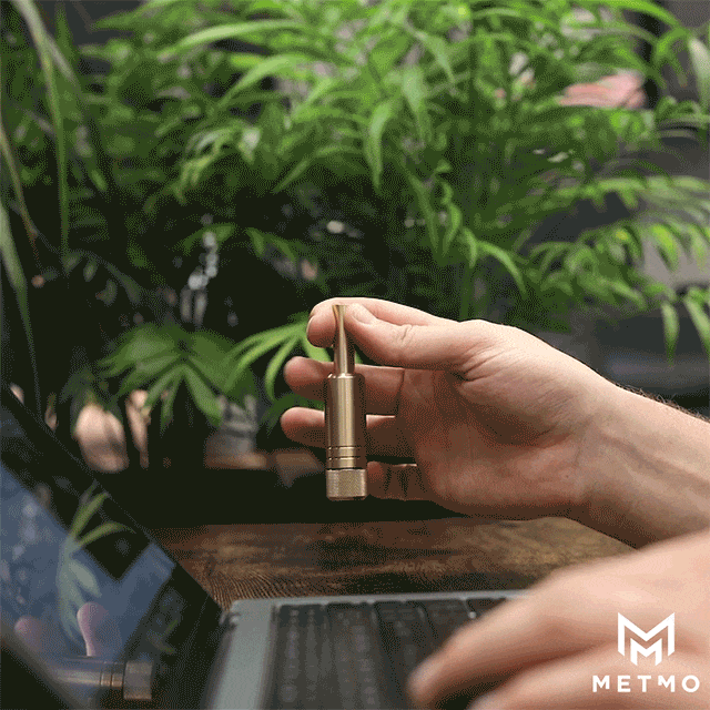Fidgeting with MetMo Piston in the office 