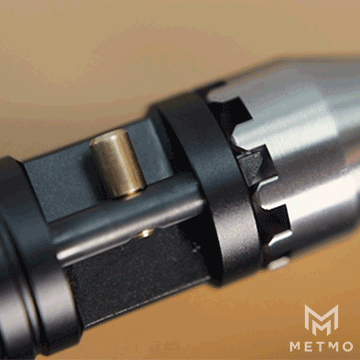 Slow motion animation of the exposed mechanisms in action when rotating the chuck of the MetMo Pocket Driver. 