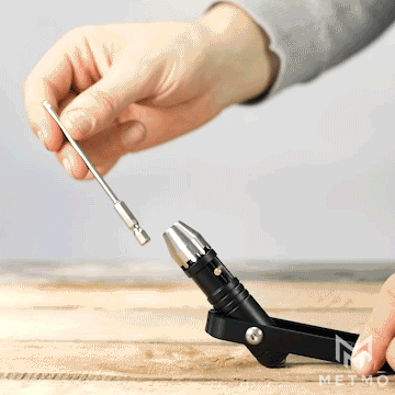 Animation showing the strength of the magnetic screwdriver bit attachment mechanism of the MetMo Pocket Driver.