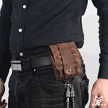 Animation of person removing the MetMo Pocket Driver from the leather tool pack whilst attached to their belt.