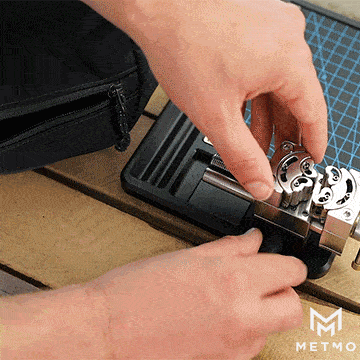 fractal vice quick release gif showing fast disengagement and pack away