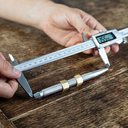 MetMo Aluminium Dual threaded Pen being measured